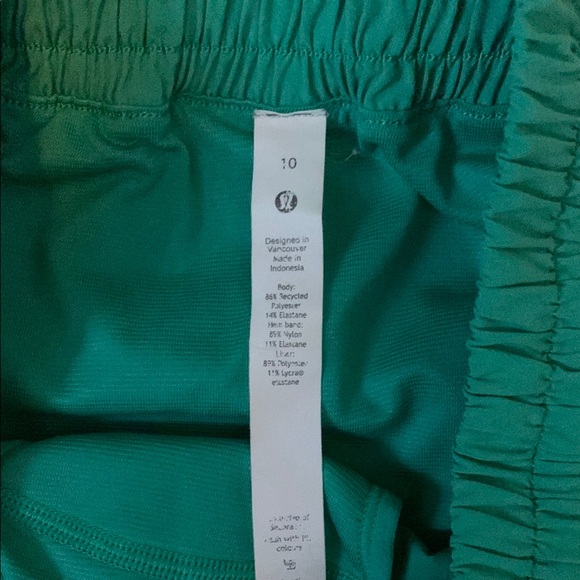 Kelly Green Lululemon Hotty Hot High Rise Lined Short 4” - Picture 4 of 4